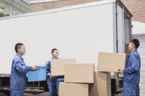 Student removals van ready for a Sidcup move